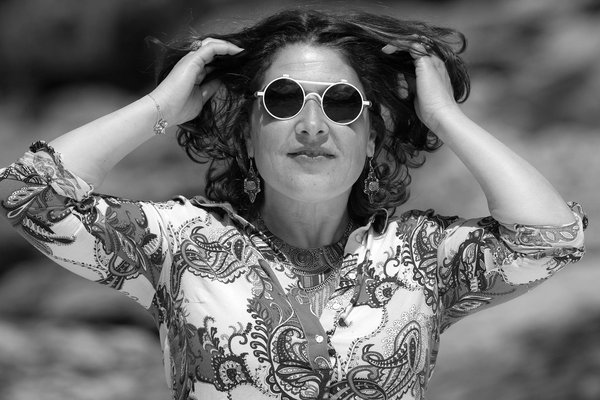 Quelles astuces pour choisir des hauts à manches bouffantes pour un look moderne?